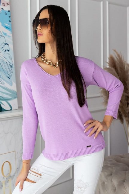Sweter modny damski z dekoltem liliowy