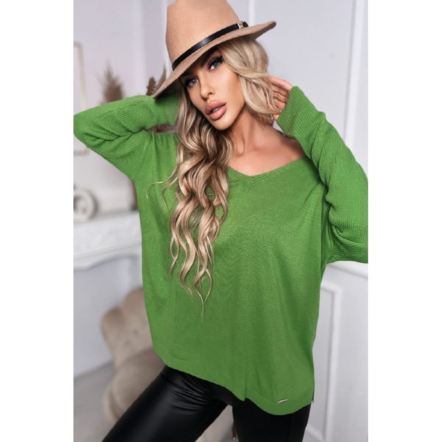 Modny sweter oversize zielony