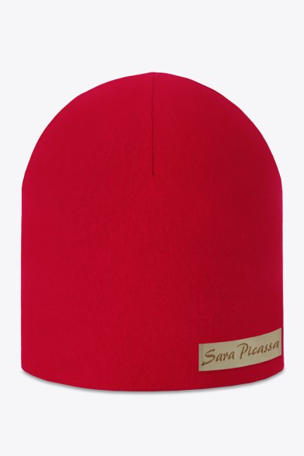 Czerwona czapka damska