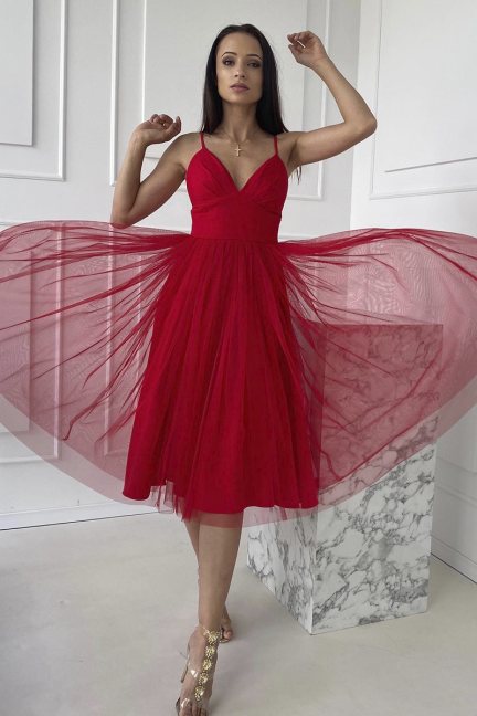 Nowoczesna sukienka midi czerwona