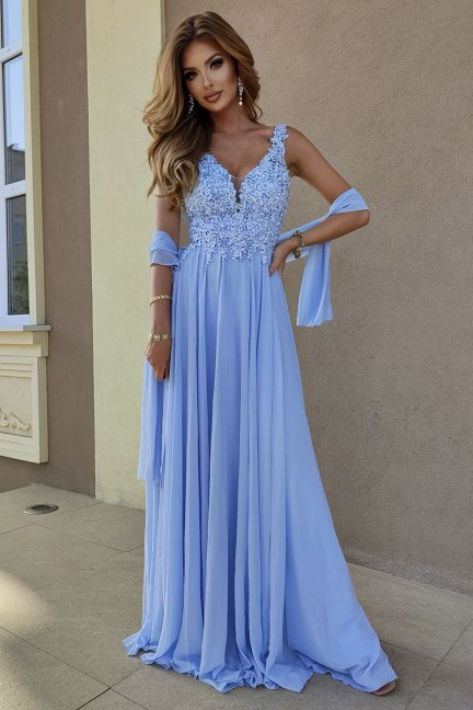 Modna damska sukienka zwiewna błękitna
