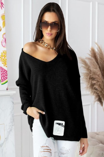 Czarny sweter oversize