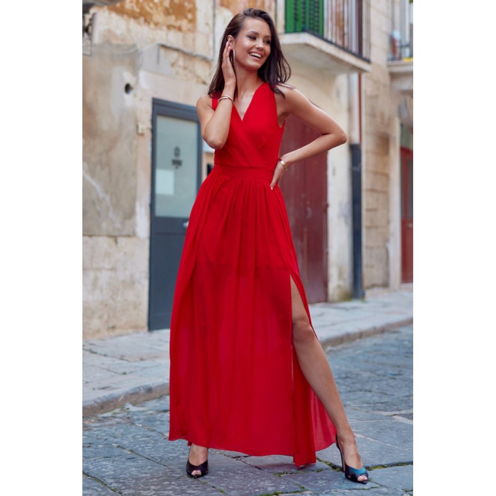 Modna czerwona sukienka
