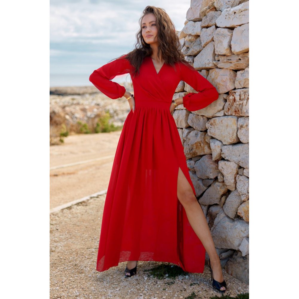 Czerwona szyfonowa sukienka