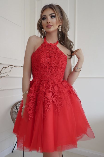 Modna sukienka z tiulem czerwona