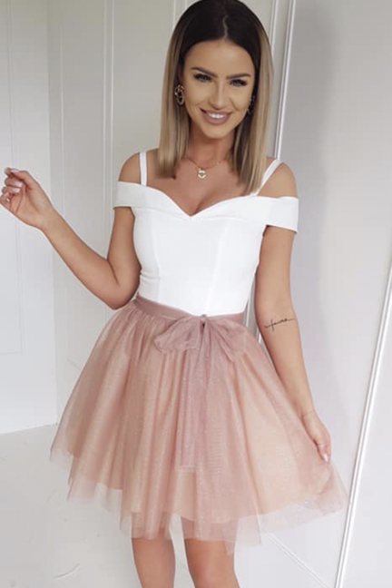 Elegancka rozkloszowana sukienka mini
